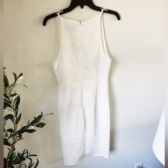 Do+Be white V-neck tulip cut mini dress women’s size small - Picture 4 of 8